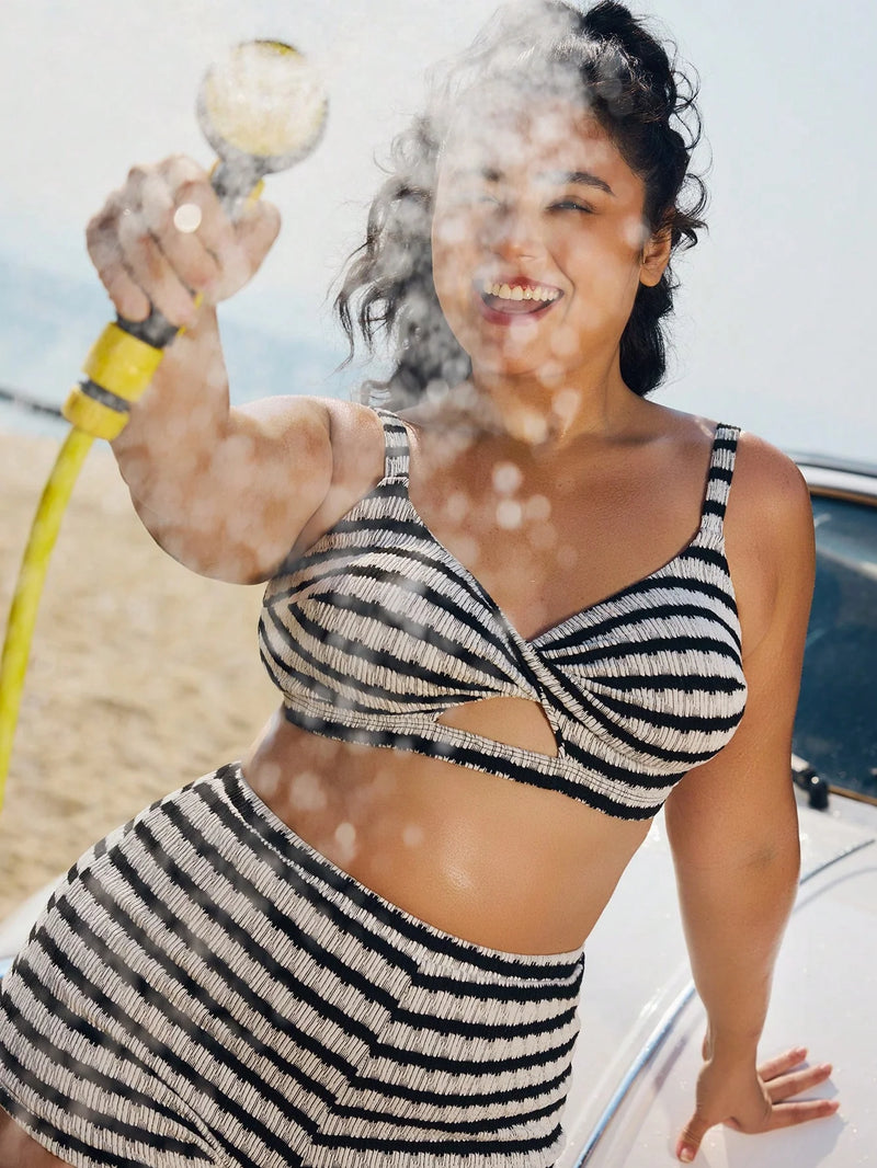 Biquíni Shorts Plus Size Listrado